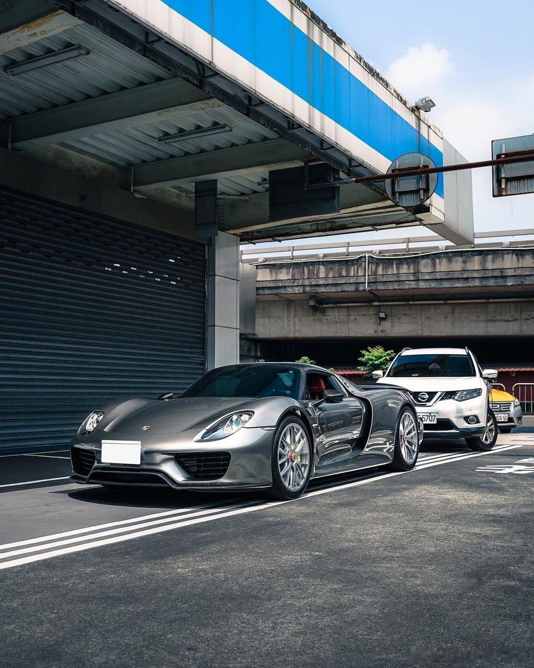 Porsche 918 Spyder Weissach PackageLiqui