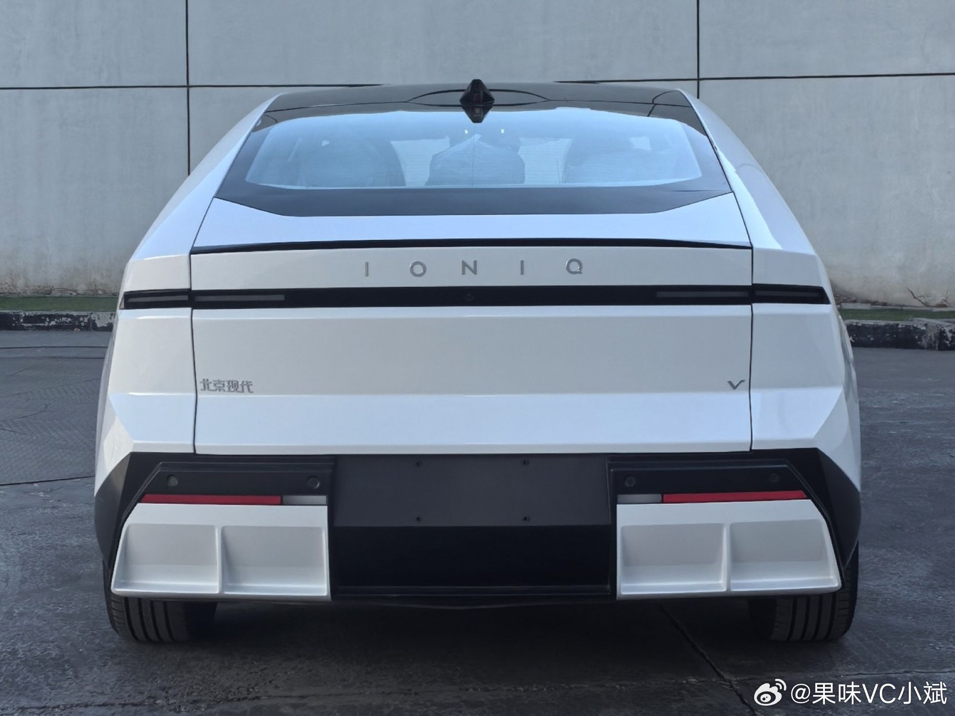 北京现代真把这车国产了，这外形真不错。 