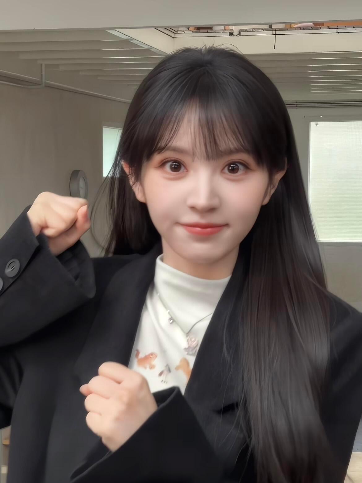 田曦薇是怎么从图一变成图二的 