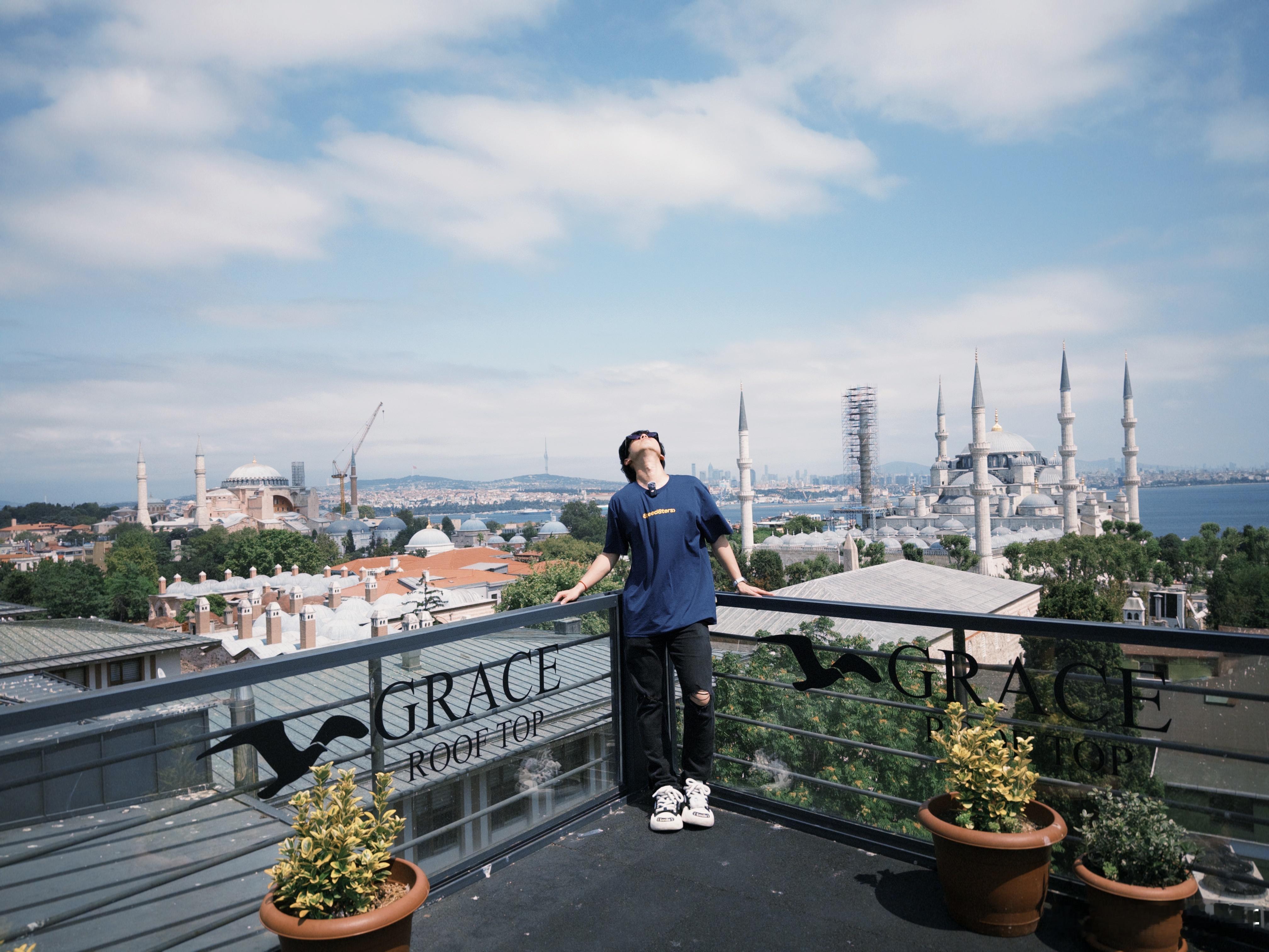 🔵今天都是蓝色！最喜欢哪一张呢旅行小蛙福乐  ​​​