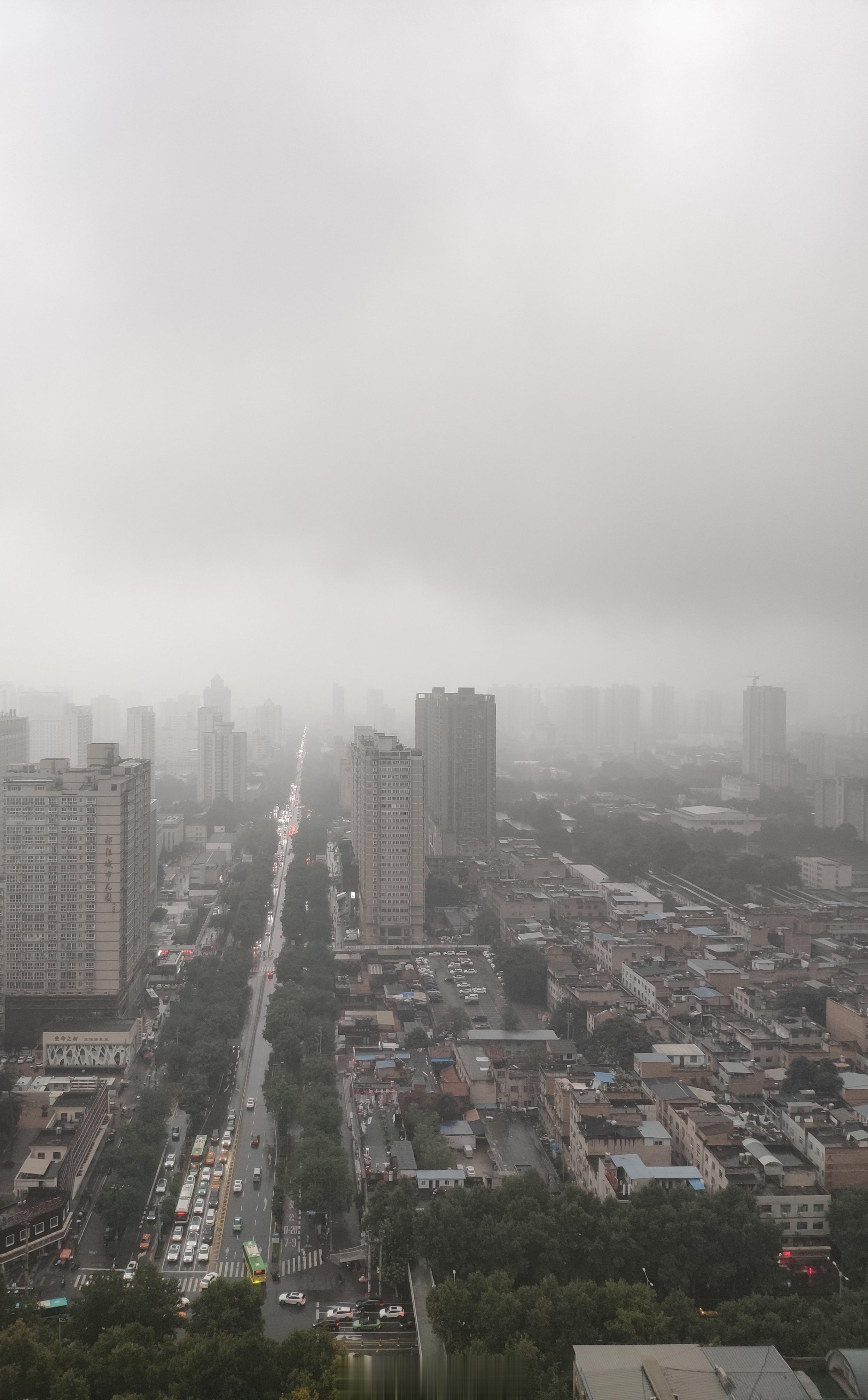#一张图证明我来过这里# 消失的大雁塔和飘在上空的云☁️#馒头控的日常##日常#