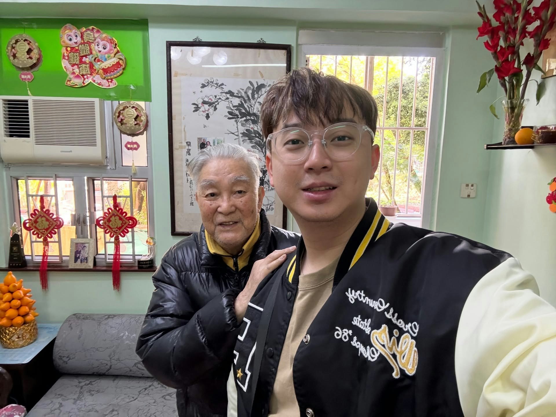 周骢侄子公开昔日合照。 ​​​