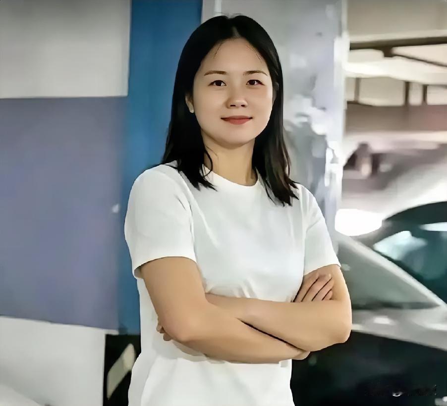 人长得好看
本事也不小
能让上头领导出动为自己调解
这本事那可不是一般的大了

