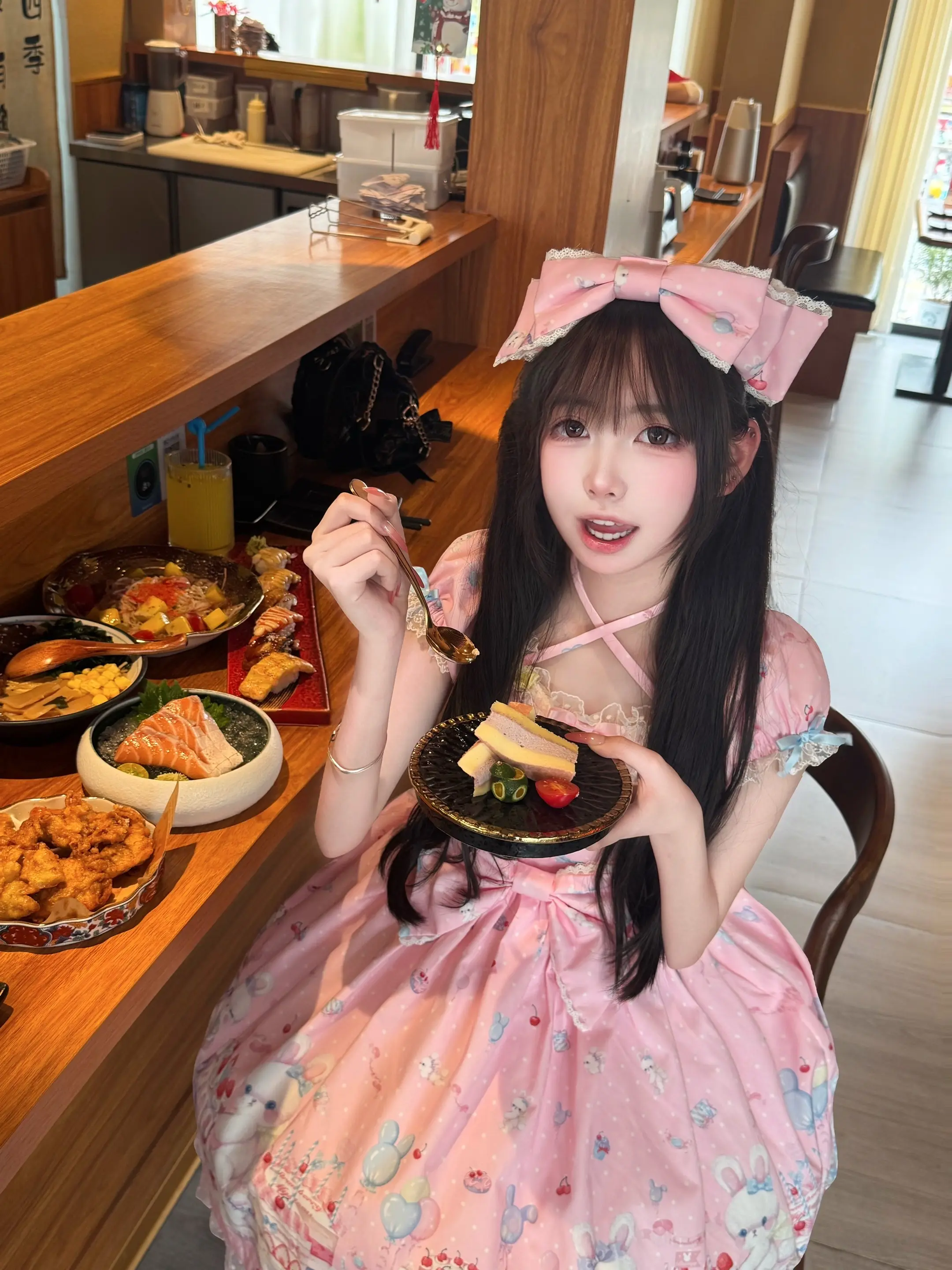 你就这样持续散发魅力引导我然后又不理我 我一点也不伤心 一点也不累 我...