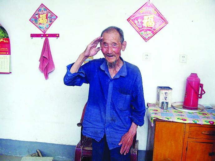 12岁冒死送情报，22岁生擒黄维！特等功臣李德银，隐功半生守清贫
 
李德银（1