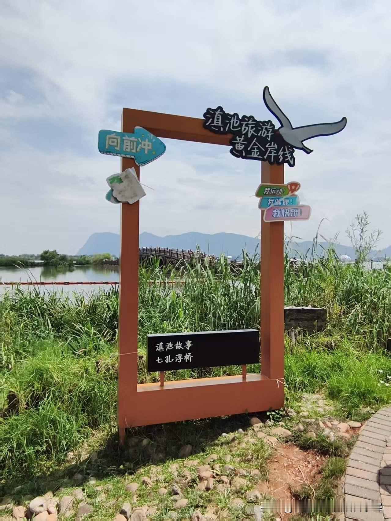 昆明的天气真是喜怒无常☀️🌧来昆明遇上连绵雨季，本以为这里只是短暂小雨。今天在