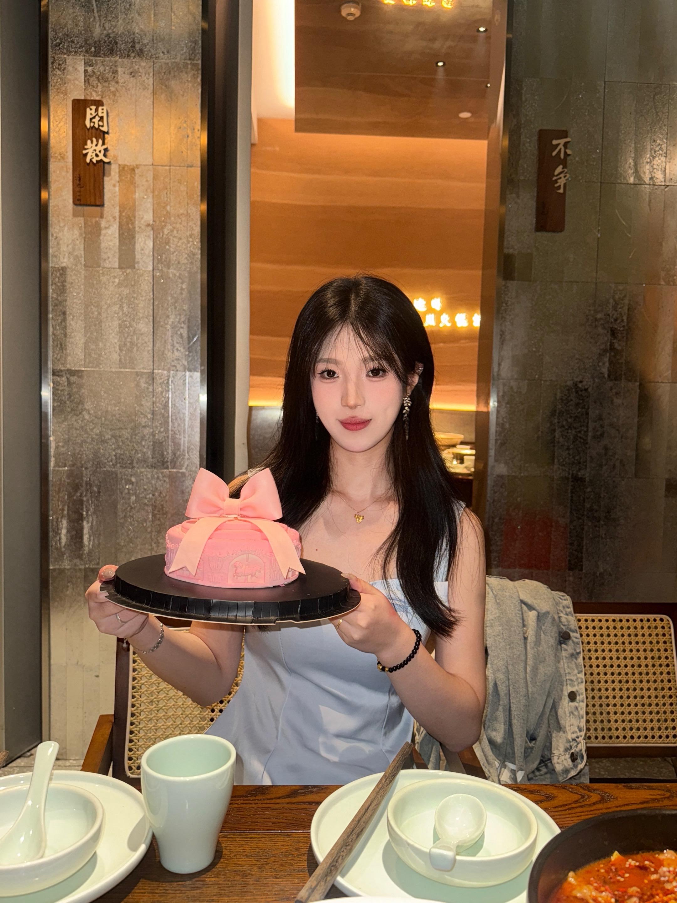 二十岁的到来犹如突如其来的一阵风 希望大家都平平安安百福具臻