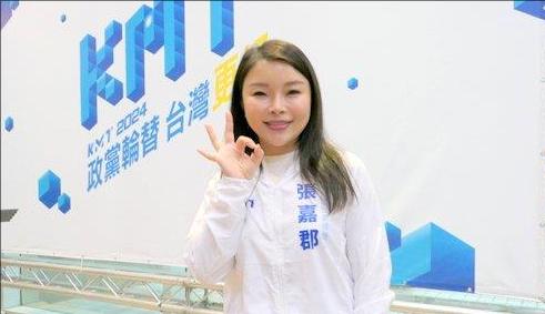 被称为“挺郭大将”的前云林县长张荣味日前强调郭台铭有机会帮侯康配站台，其女儿、曾