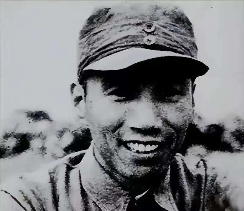 1941年，一个国军团长拖着山炮营投了新四军，重伤垂死被张爱萍硬给救活，谁都没想