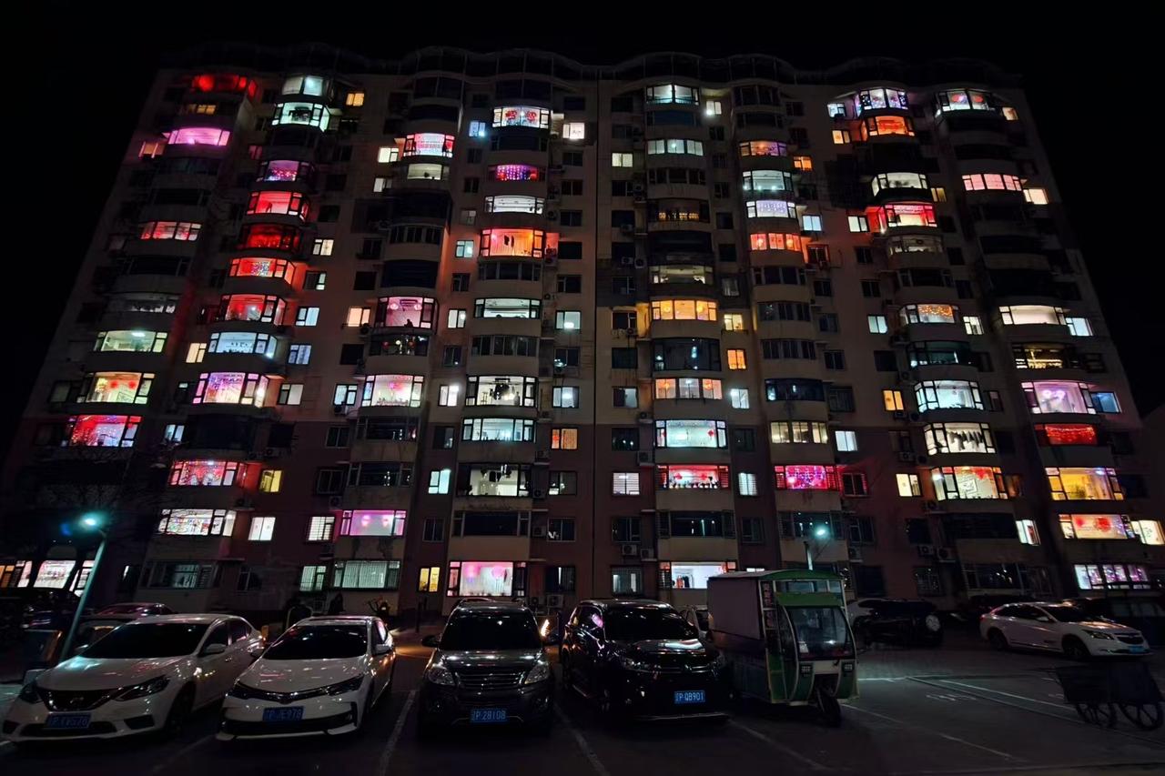 “正月不剃头，剃头死舅舅”这说法挺有意思。其实从科学讲，这就是迷信，总不能靠正月