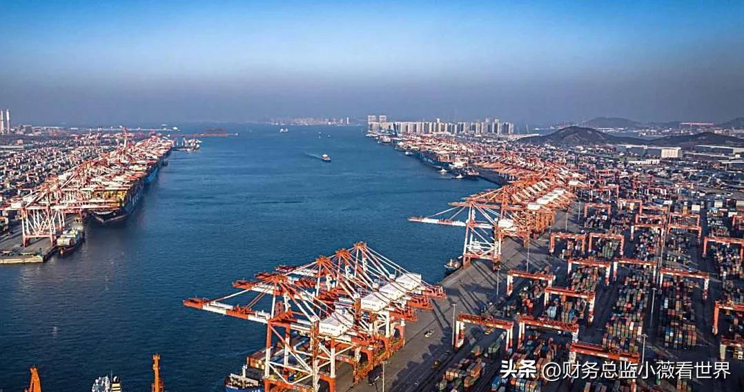 长和在巴拿马的港口即将被丹麦的航运巨头接手，有人认为，美国这是打算将长河的港口送