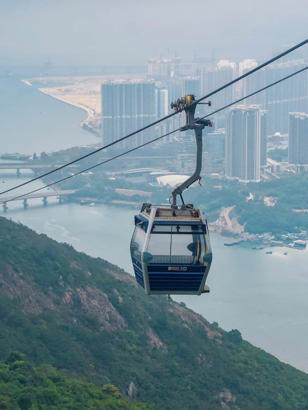 香港跟风来坐了一次海上缆车，真美哭了❗️
