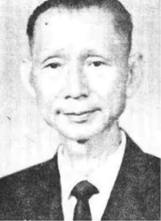 1936年，联络员陈宏叛变，敌人利用陈宏，诱骗陈毅下山，陈毅不知情。下山时，陈毅