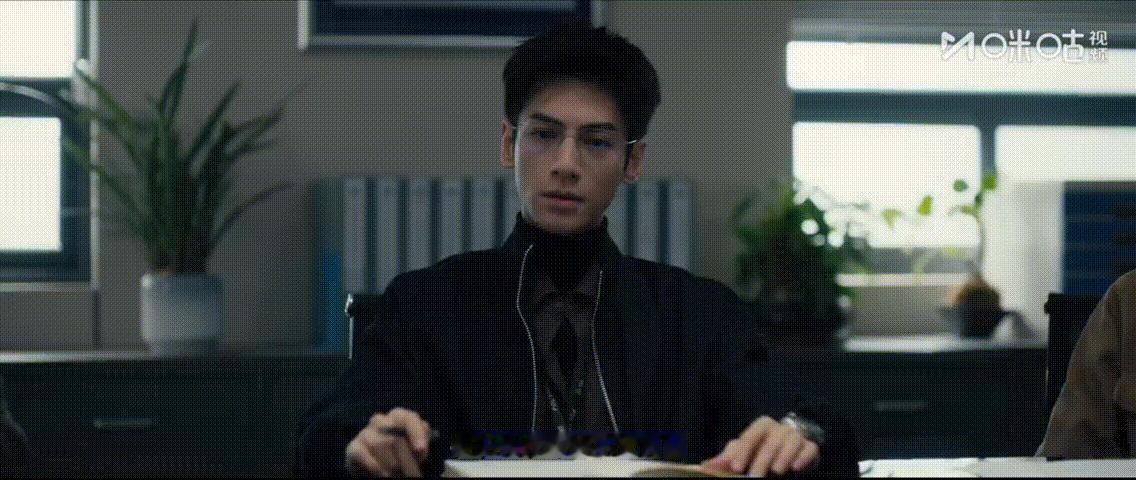 第三人到底是谁剥茧你快说 《剥茧》13集直接封神！汪辰坠湖安全带完好无挣扎，明显