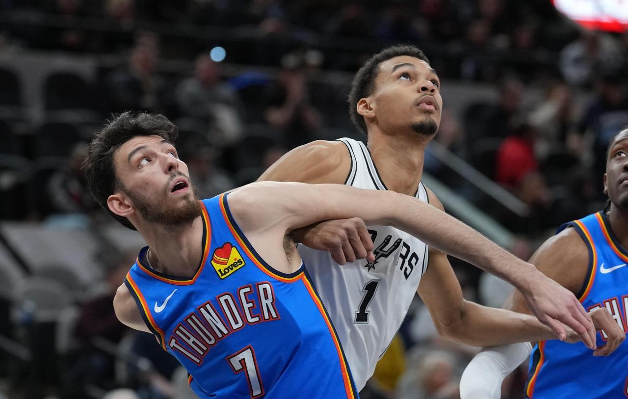 马刺总经理Brian Wright刚放话，文班亚马就交出场均21.4分3.6盖帽