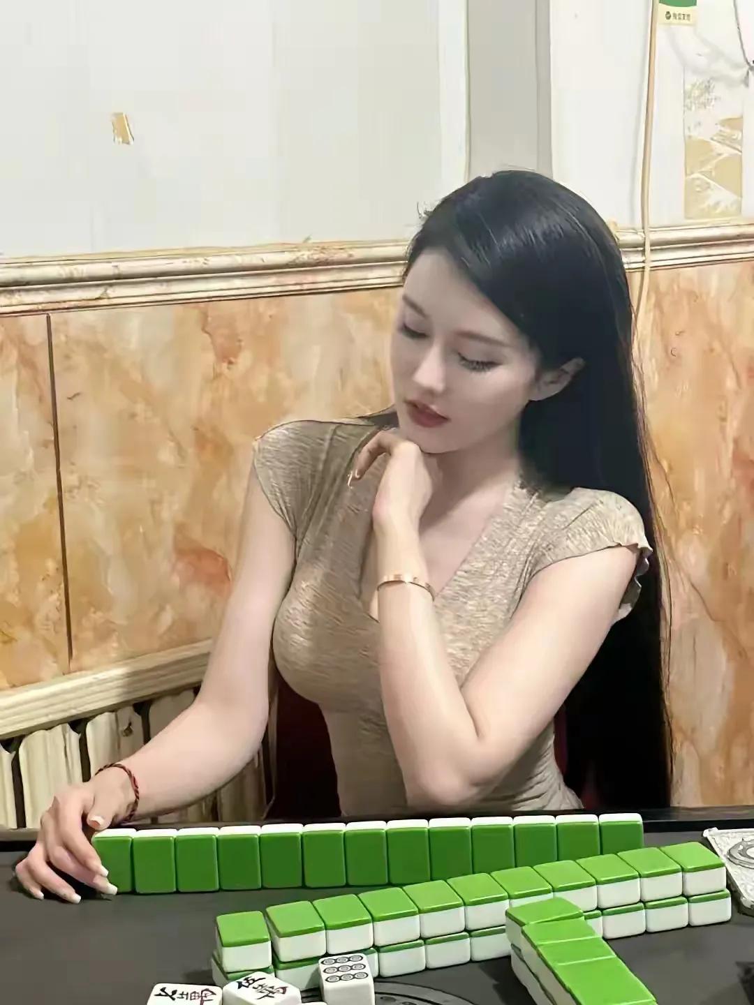 湖北一女子，婚后日子过得很滋润。可是，却因为自己一个爱好，断送了没满的婚姻。原来