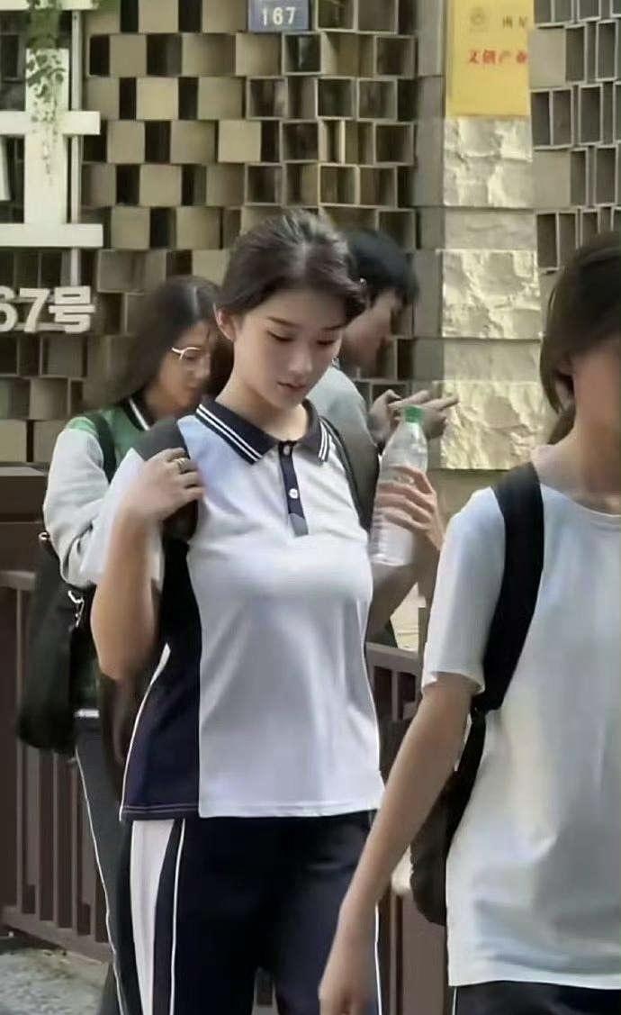 都这样了真的是高中生？