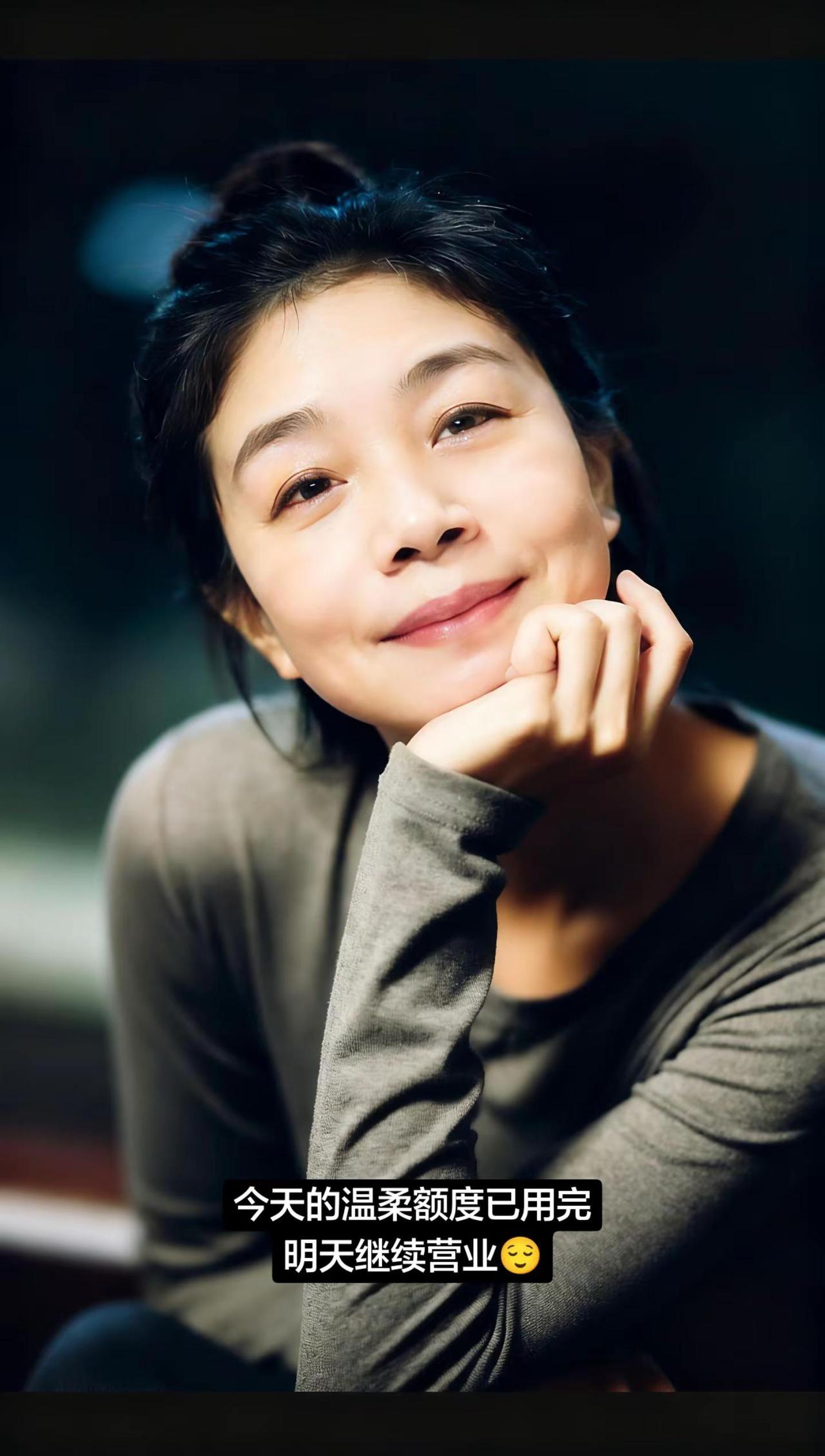 今日分享。AI低饱和肖像 我的AI写真辛福就这么简单 ai创作 多少人过着自己喜