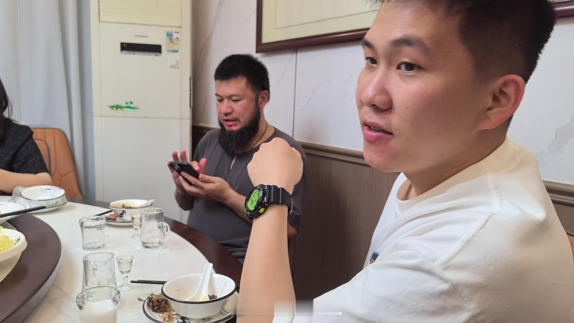 #中医# 不愧是广东靓仔，禁得住怼脸拍的考验 ​​​