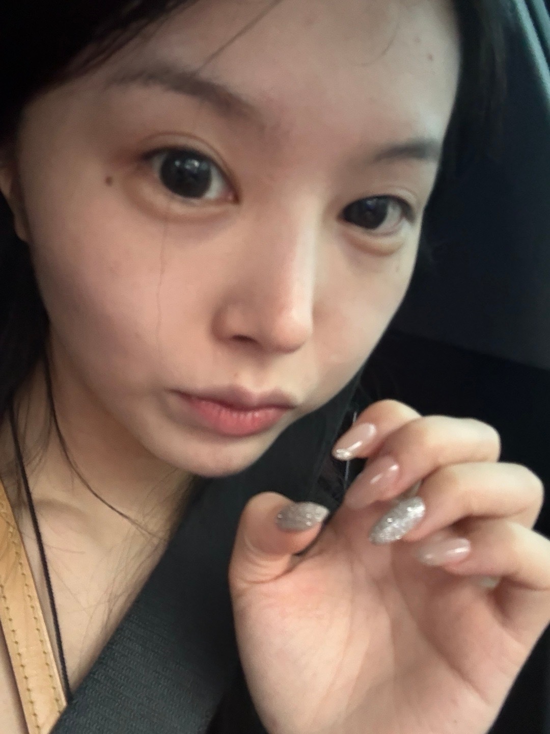 脚趾甲跟我一样寡淡为什么不更新是因为一个多月没画过妆了每日分享实况[超话] ​​