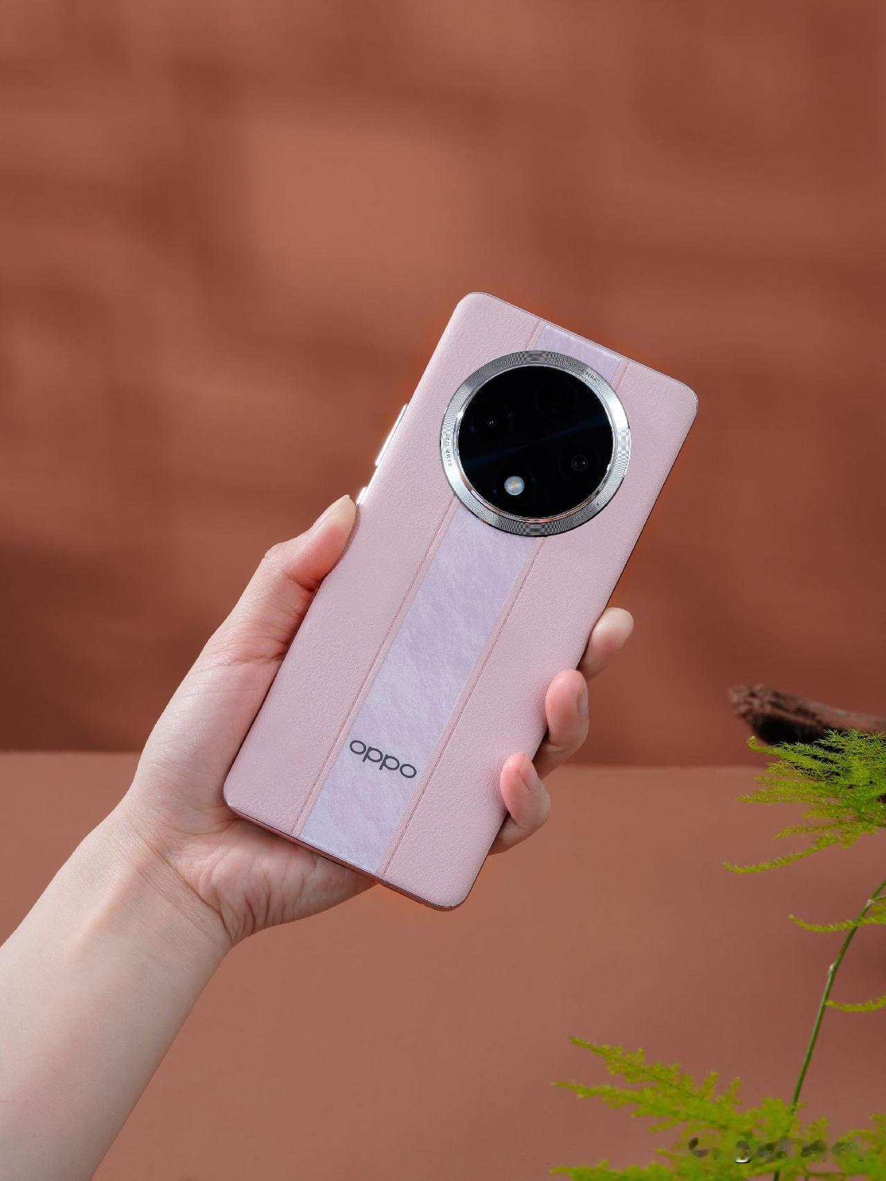 OPPO 新机 A3 Pro 还挺有高端国风那味道嘿~
具体配置方面：
搭载的是