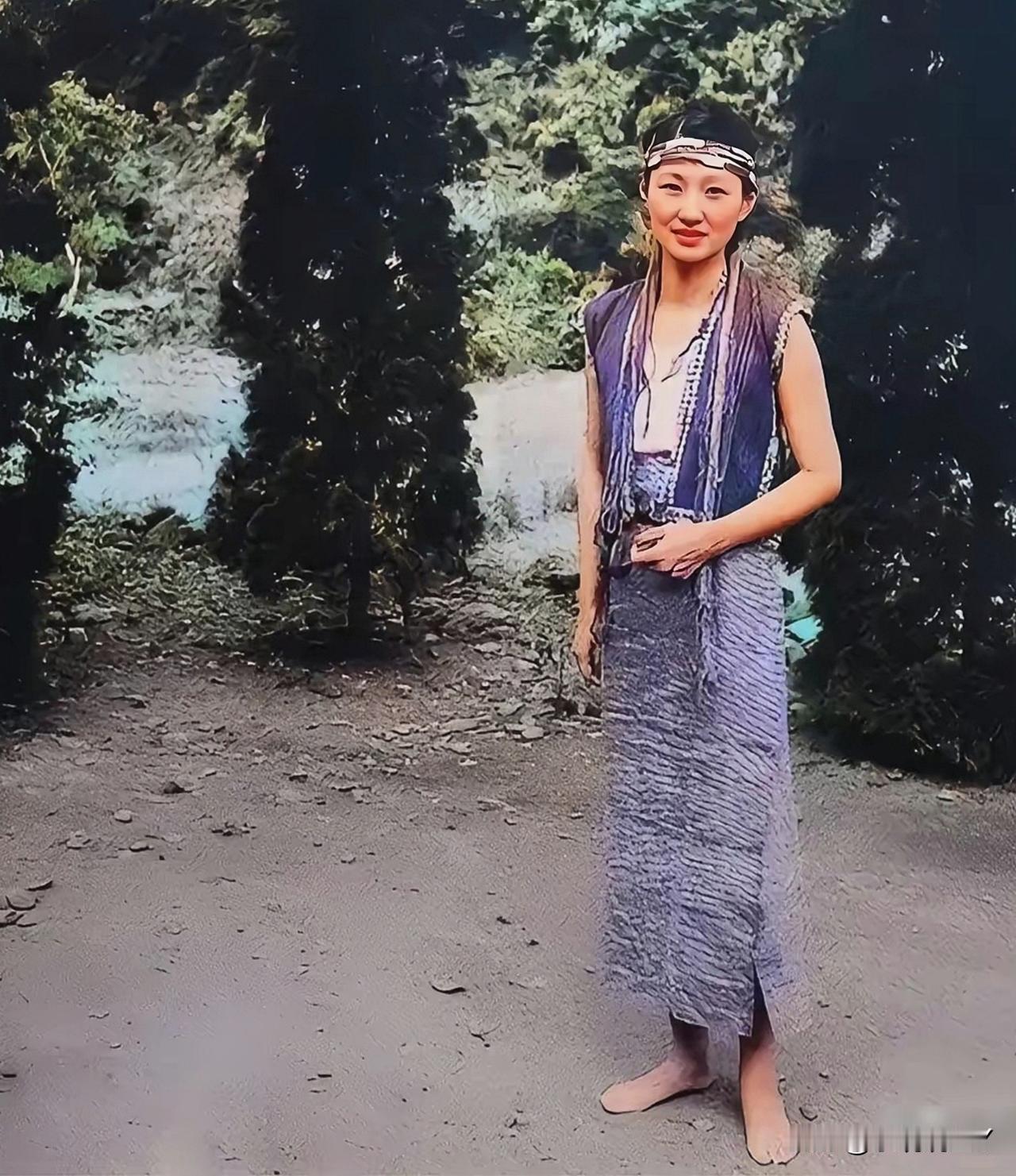 一张老照片，拍摄于1946年张学良被囚禁在台湾期间。这便是当时赵四小姐的真实模样