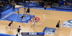 徐杰这三分，单节5记，三节下来三分9中7，为什么国家队就进不了？徐杰单节5个三分