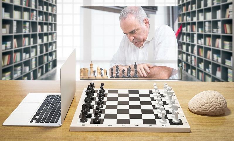 北京亦庄人形机器人半程马拉松，冠军跑了50分26秒。人类半马世界纪录是56分42