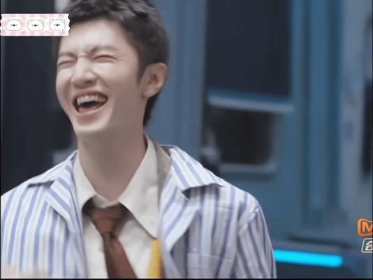 陈哲远 神经病不像演的不管你是谁快点从陈哲远身上下来！！！[融化][融化] ​​
