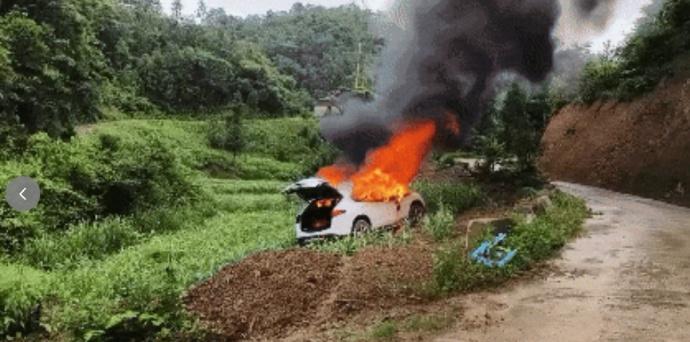 【6年购14辆车制造8起事故骗保50余万】购14辆车制造8起事故骗保6人被抓云南