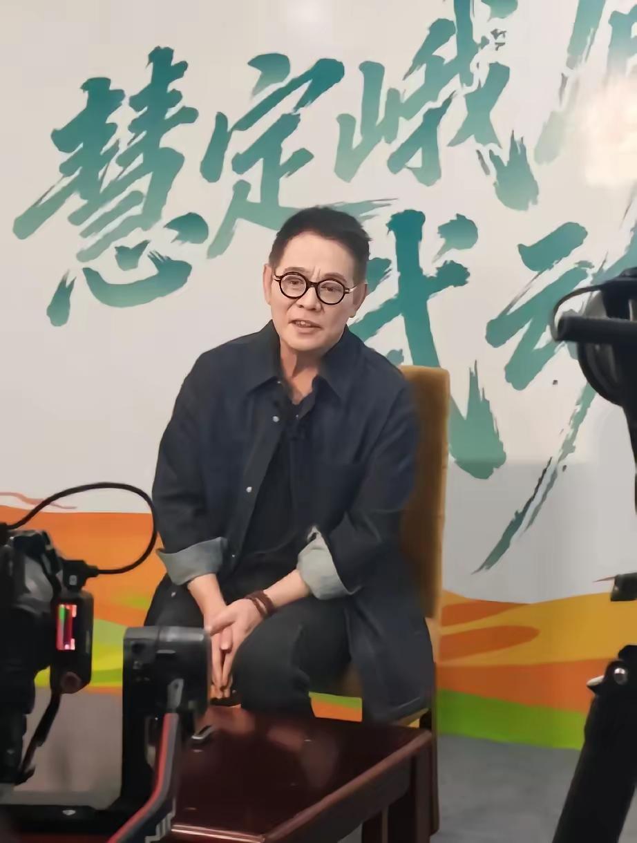 李连杰卸任18年大使，
001号新身份曝光，
梦想5000万人练武！
李连杰做了