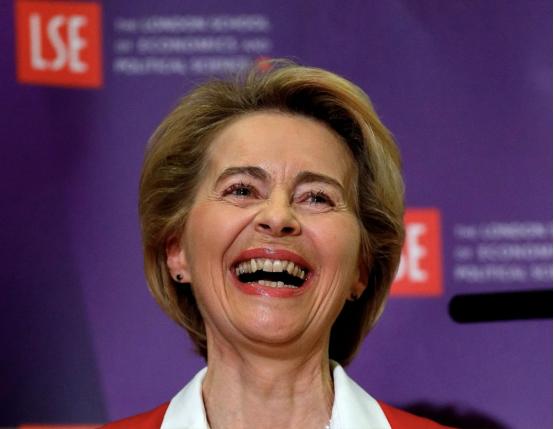 美欧签订贸易协议100天了，欧委会主席冯德莱恩当时说，特朗普对欧盟征收15%的关