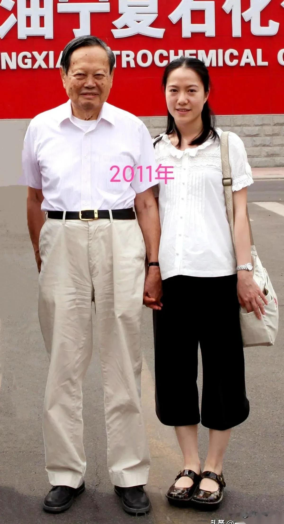 一个女人的35岁，意味着什么？
意味着她已经不是凭着一腔热血就能过日子的小姑娘了