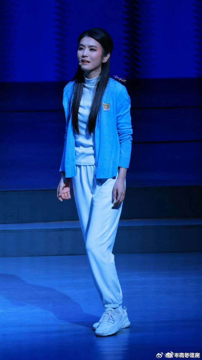 李云霄再演方小米李云霄复演方小米情感层次愈发饱满 看她演方小米真的很安心，舞台感