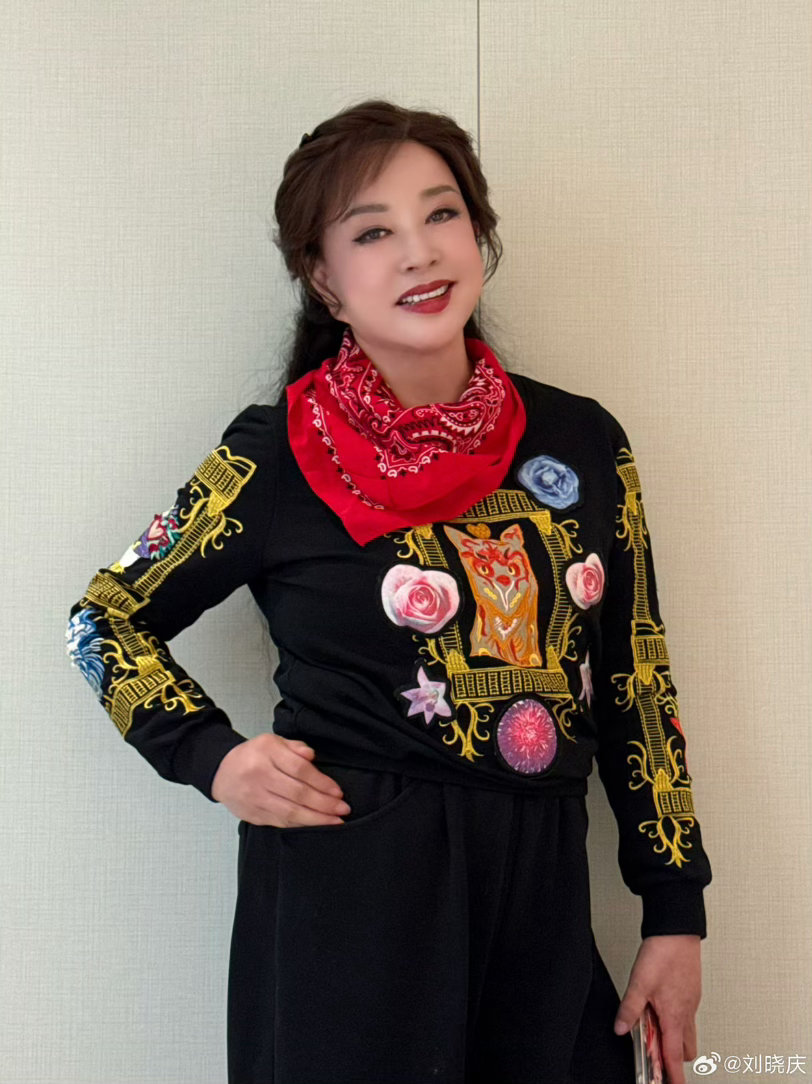 刘晓庆带着本真来的无限超越班 “生命在于密度”——刘晓庆的金句又更新了！这位从影