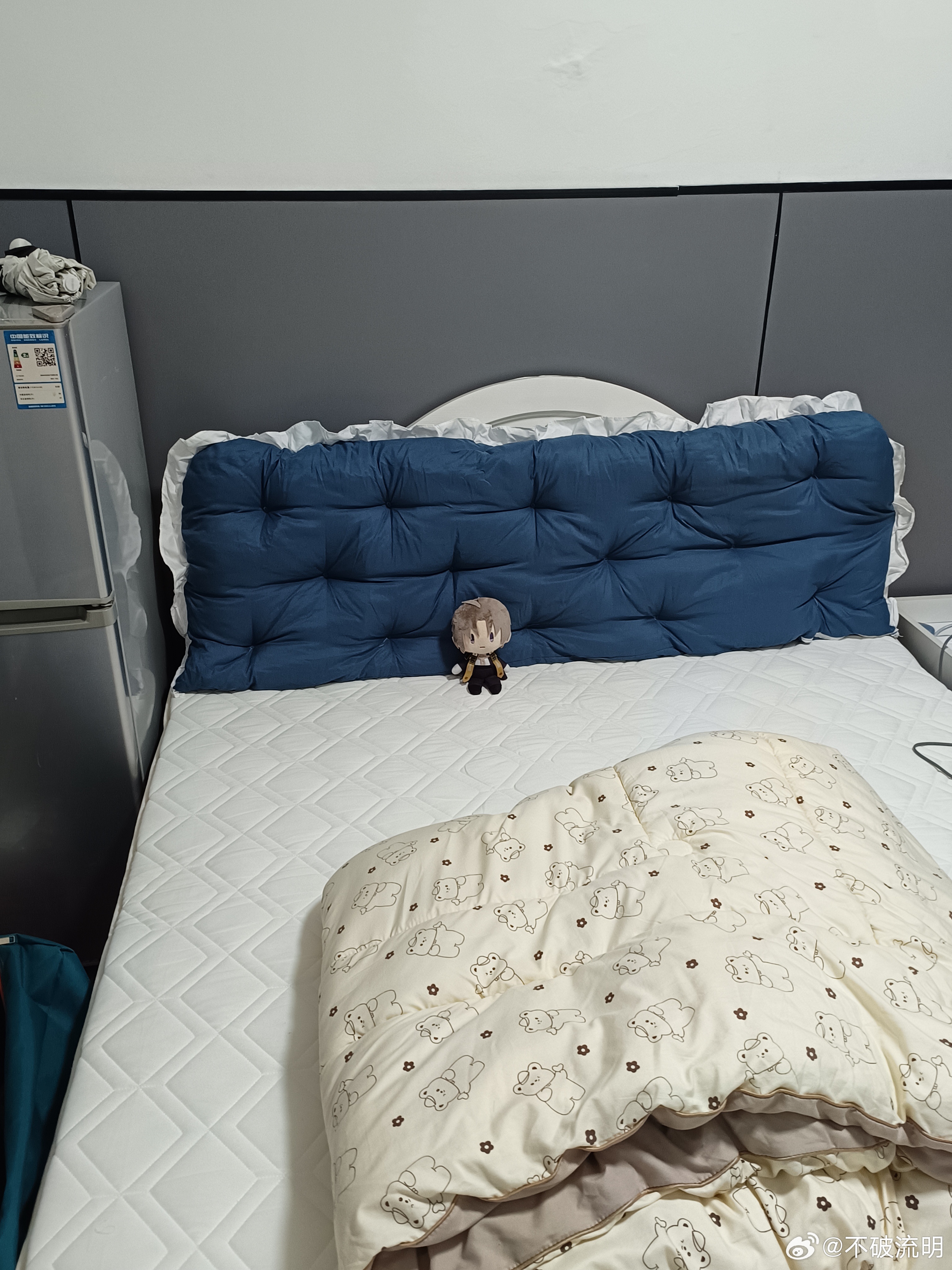 hsb在两百米大床上醒来 