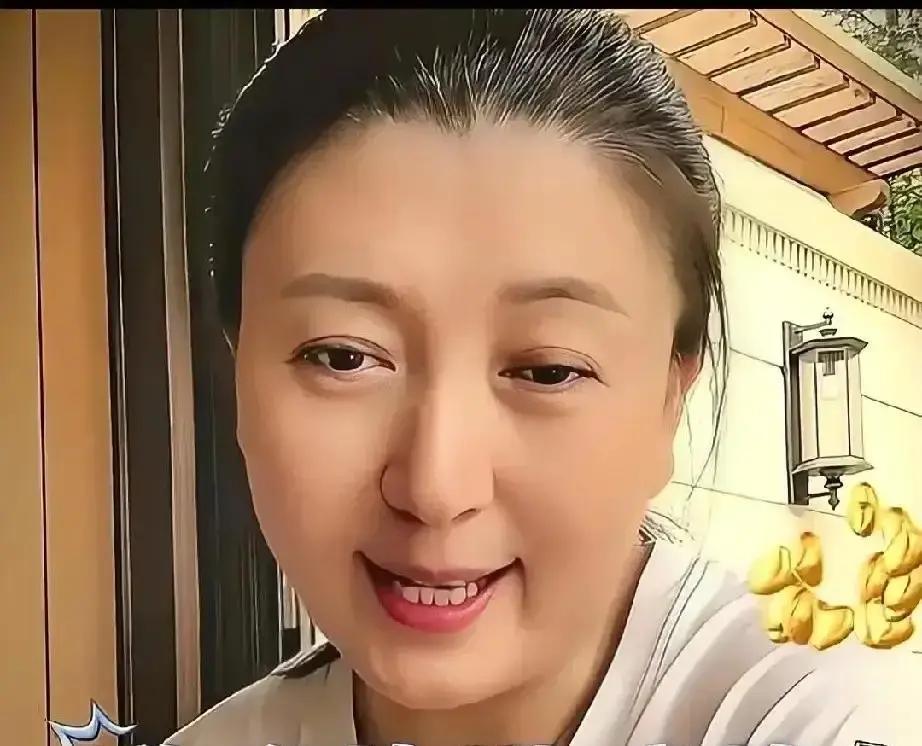 带货翻车第3天，她还在直播！

要说这老闫啊，也是自己作的。

她苦心经营多年的