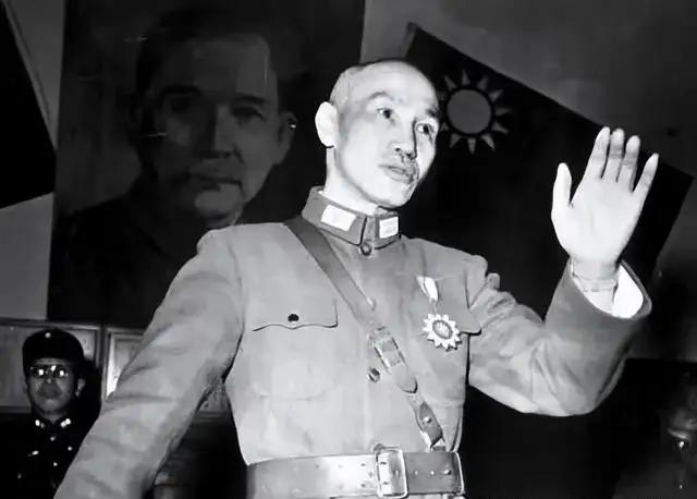 [送自己一朵花]国民党中统权力大还是军统权力大？答案是总统。陈立夫不高兴了可以大