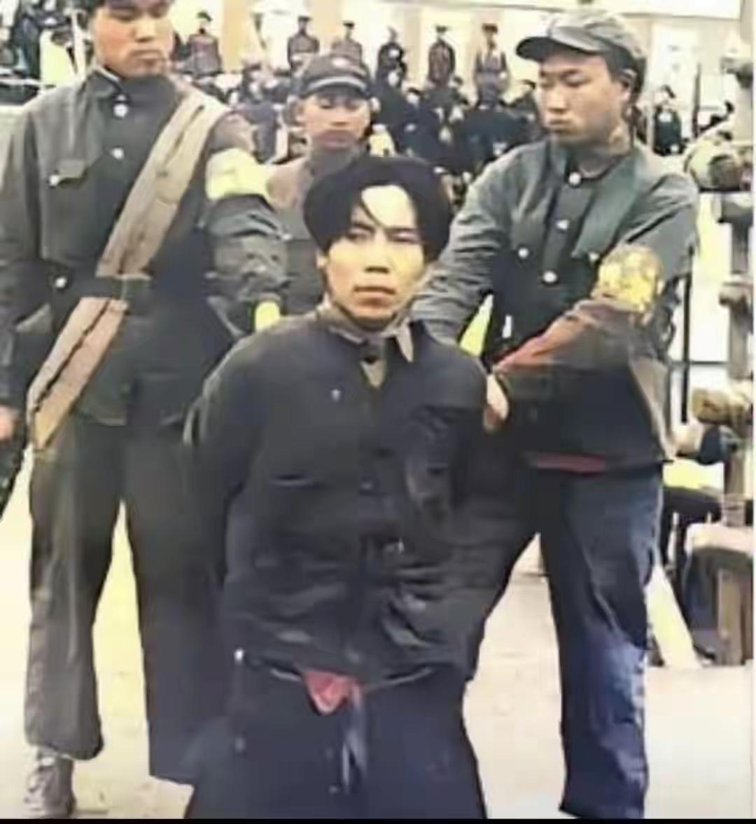 王铎：建国后，戴笠的儿子被就地正法