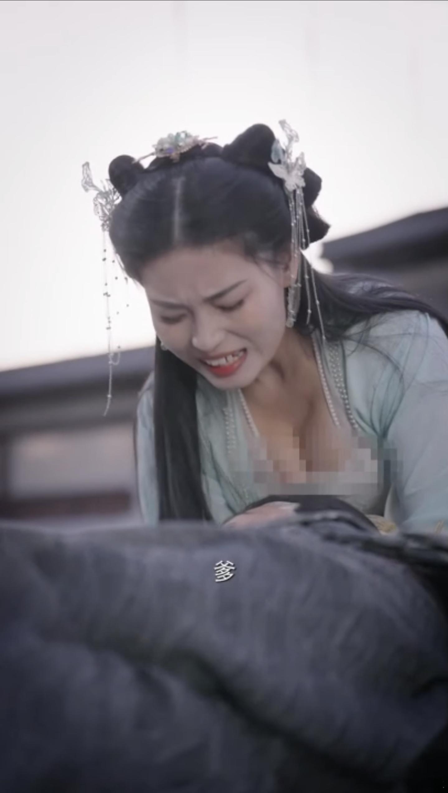 网络短剧为了过审都打马赛克了[笑cry][笑cry][笑cry]与其这样不如穿多