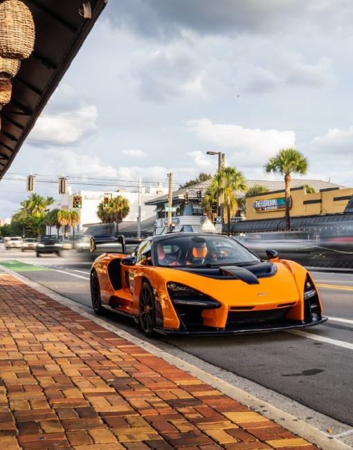 MSO 匠心定制的迈凯伦塞纳，身披Papaya Spark Orange耀目橙衣