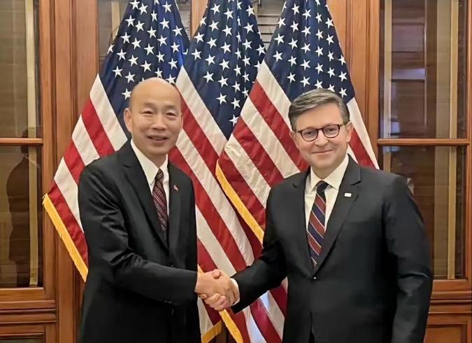 当年蔡英文见佩洛西，弄丢了海峡中线；如今韩国瑜见约翰逊，又会弄丢什么？

韩国瑜