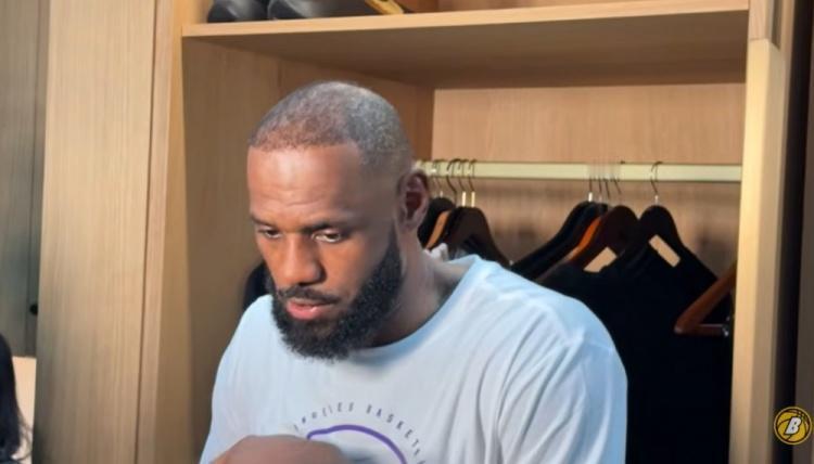 今天湖人140-125大胜爵士，赛后湖人当家球星詹姆斯接受媒体记者采访谈到了自己