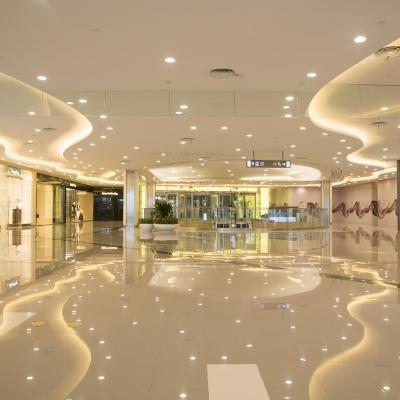 “厕所门被锁，老人小孩绕一圈：商场的‘善意’设计，坑死了谁？”



提到逛商场