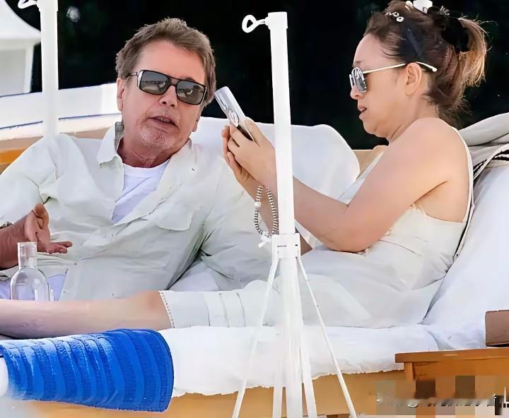 巩俐这身材真是符合欧美人的风格，看起来很结实，但是又很白皙。
当初和张艺谋恋爱时