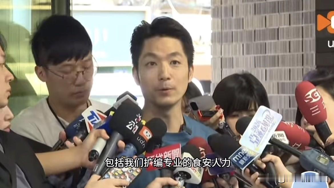 蒋万安就蔡康永的发言权公开表态后，评论区很快分成了两拨人。一拨认为，话该让人说，