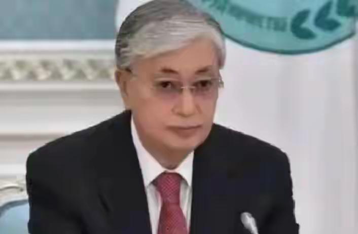 苏联为什么斗不赢美国？你以为是苏联输给了美国，实际上不是苏联斗不过美国，而是斗不