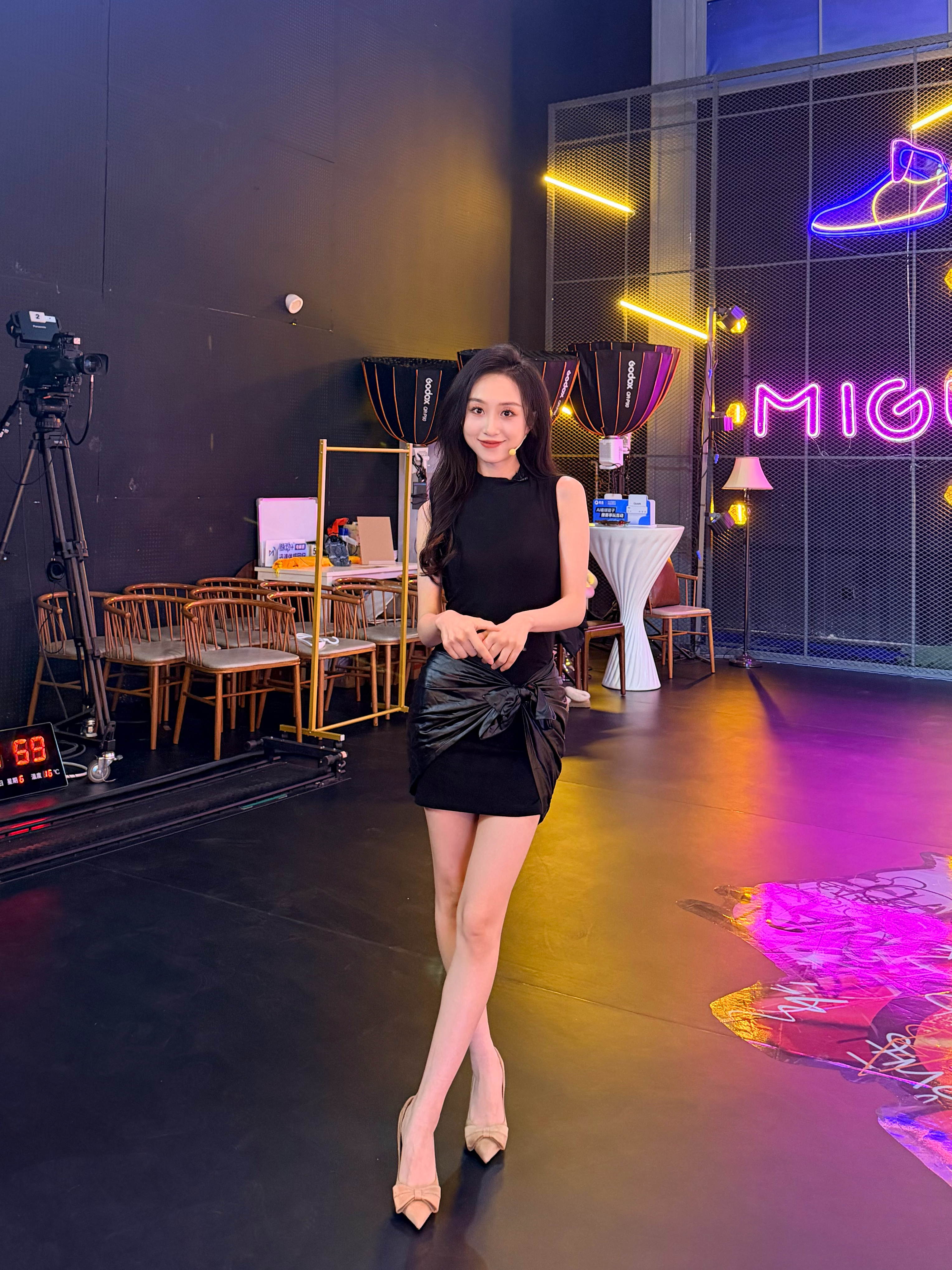 红红火火🔥NBA演播室够喜庆 