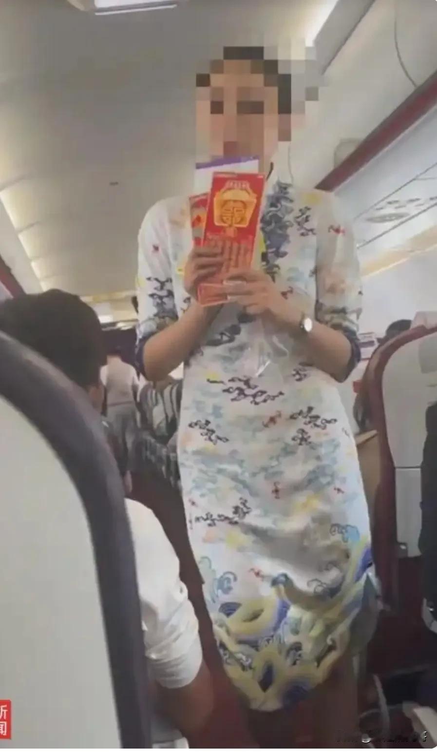 近日，西部航空空姐飞机上卖刮刮乐视频火了。
 
工作人员回应，这是与重庆福彩中心