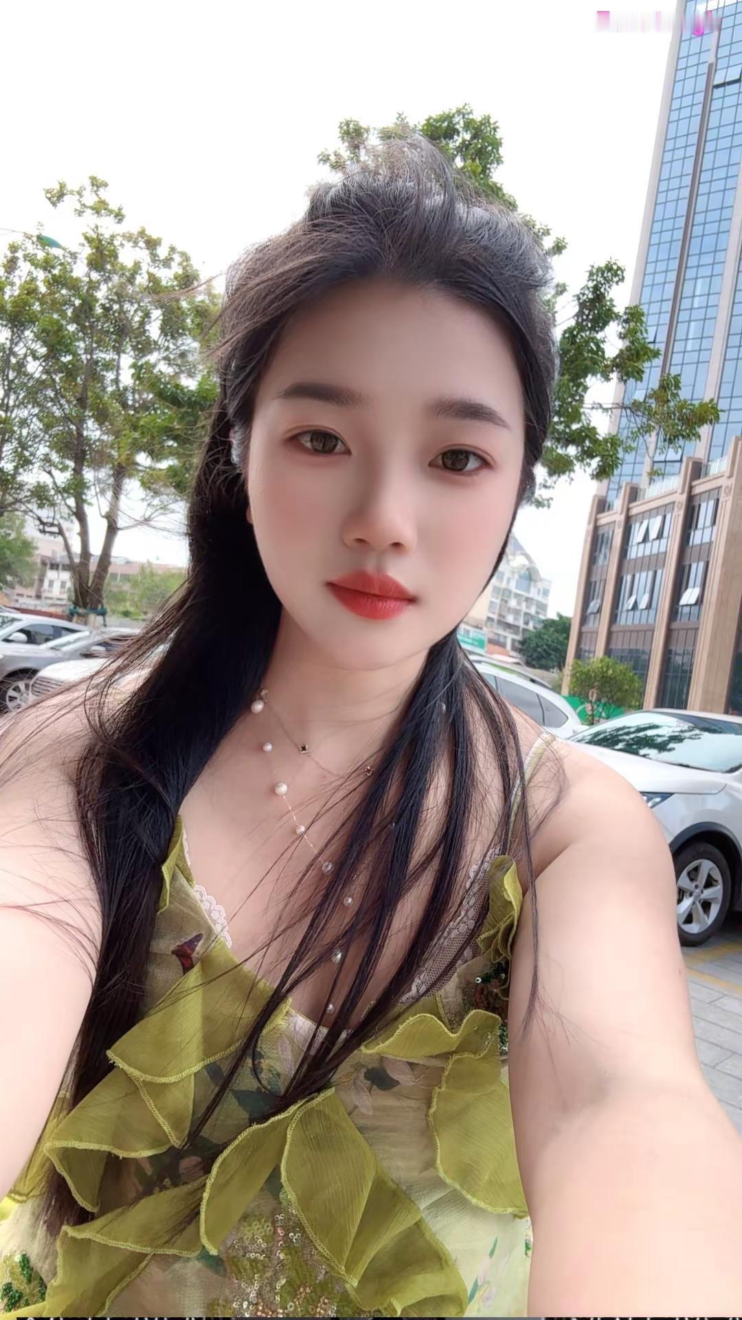 心情不好的时候觉得自己变丑了，撸个淡妆换个装美颜一开我多虑了🫢